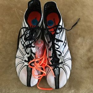 saucony endorphin md2